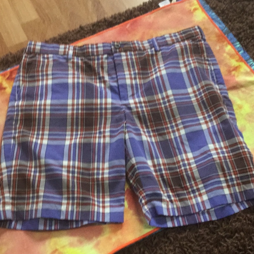 Izod golf shorts